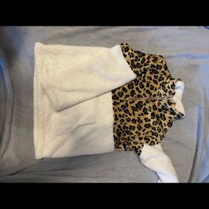 leopard print sherpa worn once no stains